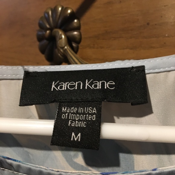 Bell sleeved blouse - Picture 2 of 2